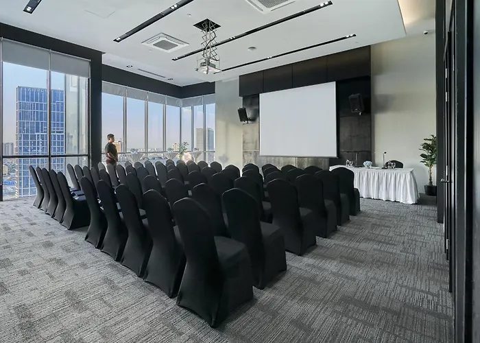 Luxcity Hotel & Apartment